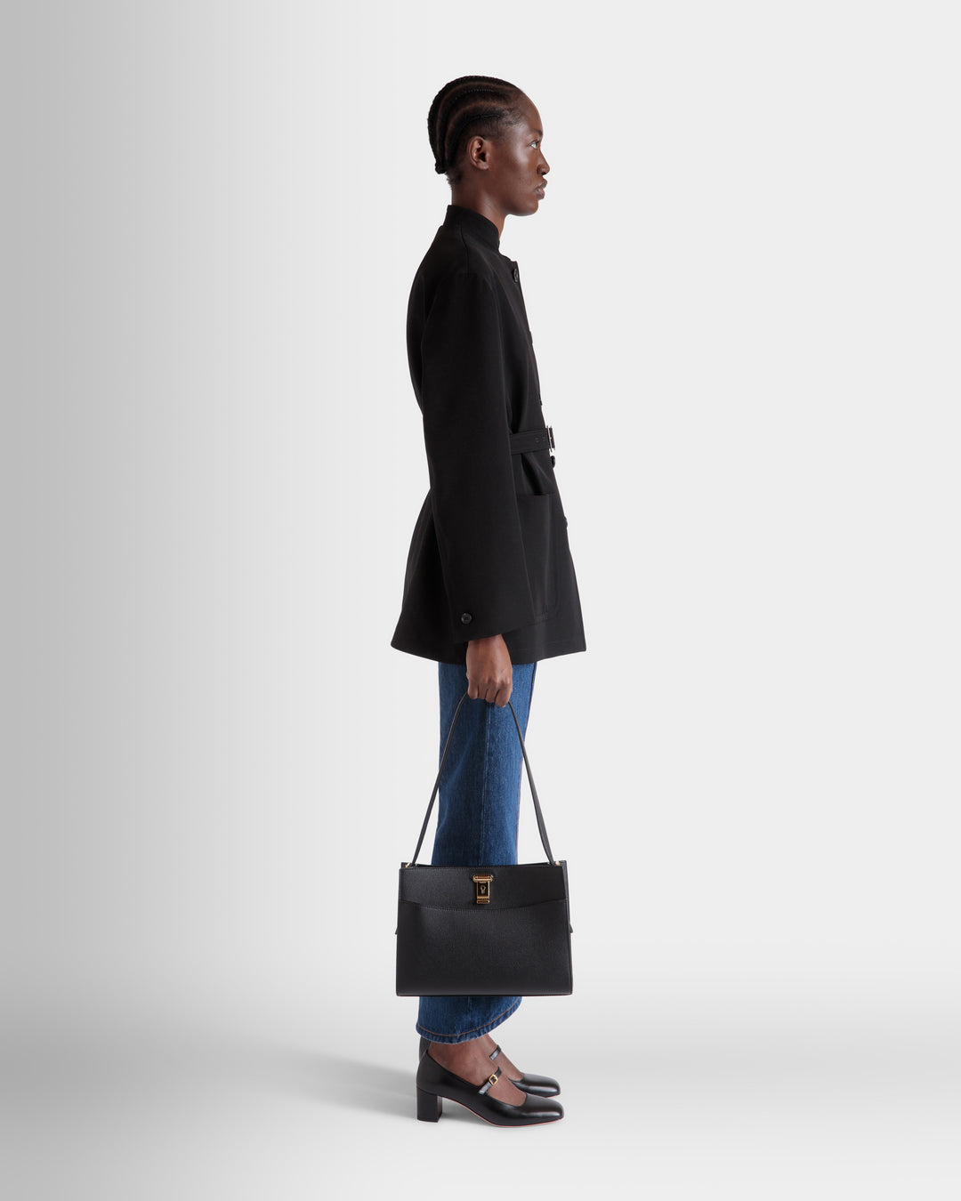 【美品】BALLY Lock Me カメラバッグ ブラック 本革 ショルダー Lock Me | Women's Shoulder Bag in Black Grained Leather | Bally